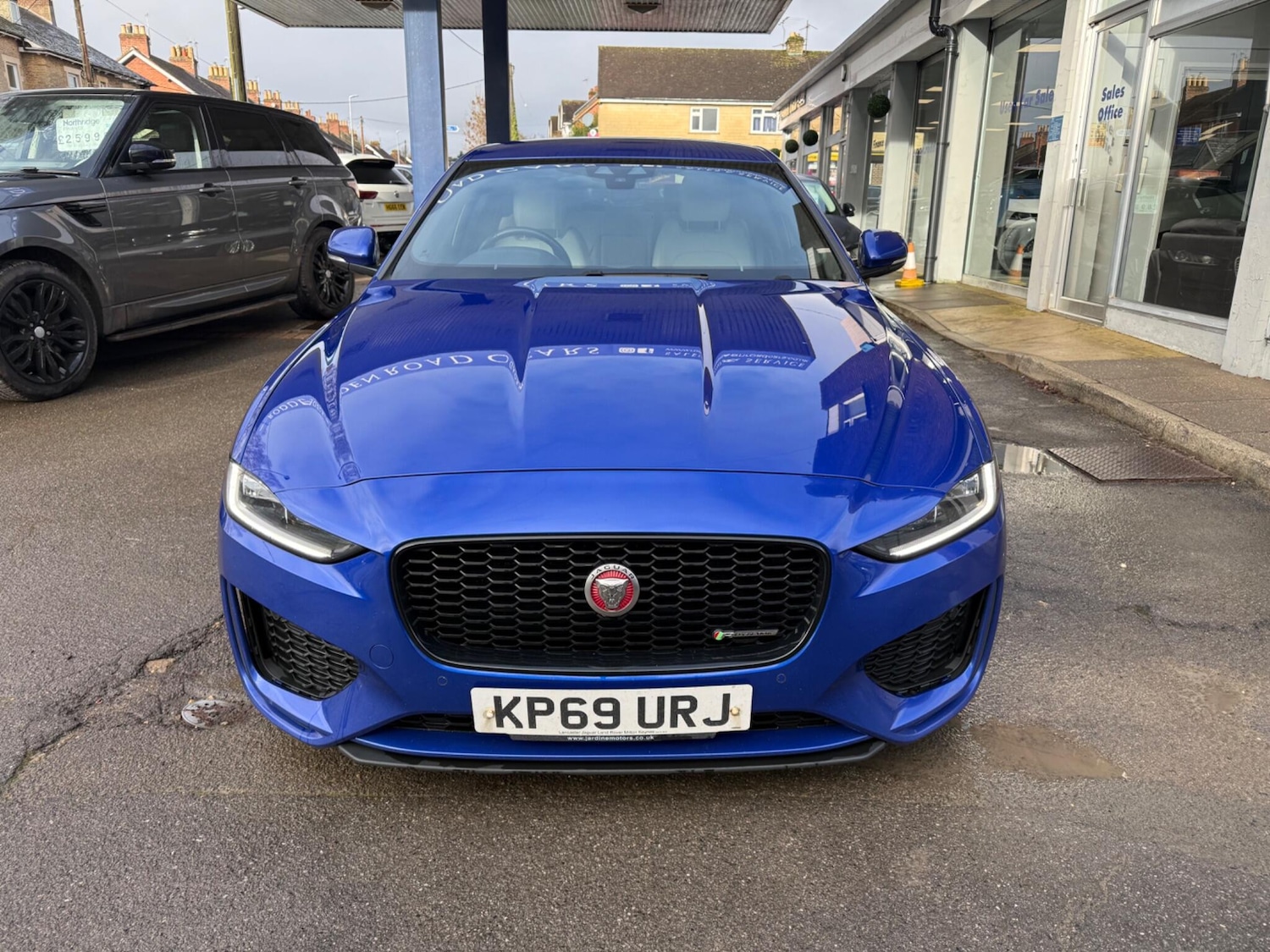 Used Jaguar XE 2019 for sale - 77510476: Photo 2