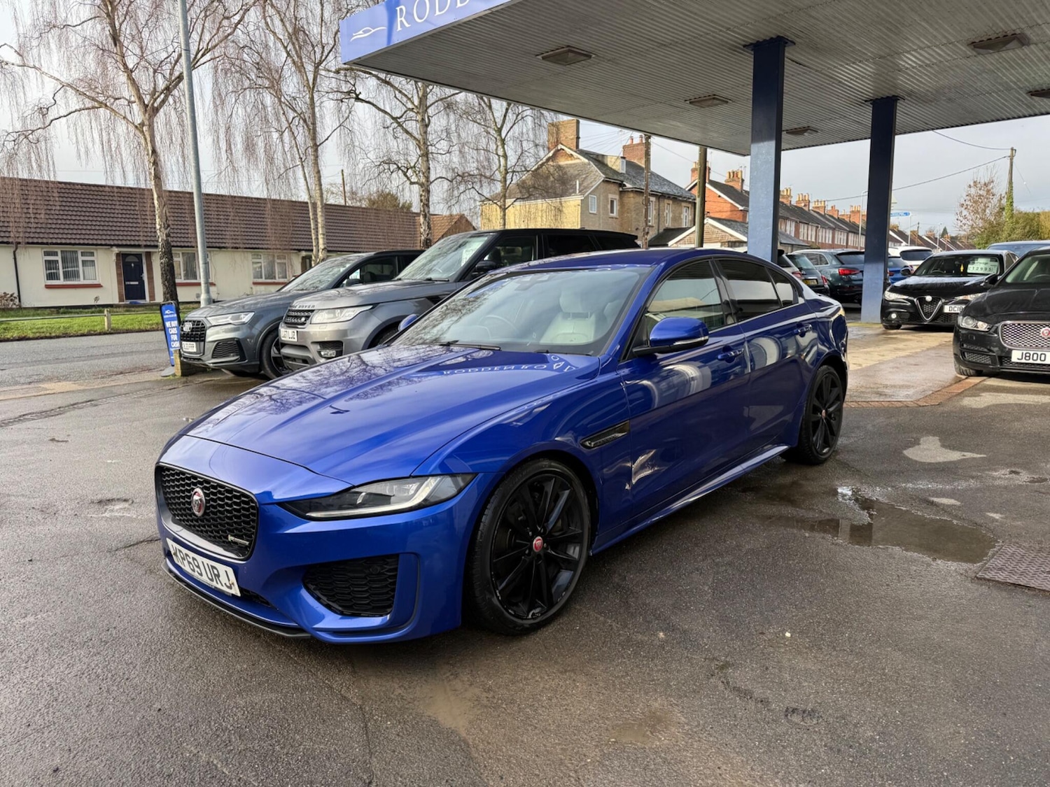 Used Jaguar XE 2019 for sale - 77510476: Photo 3