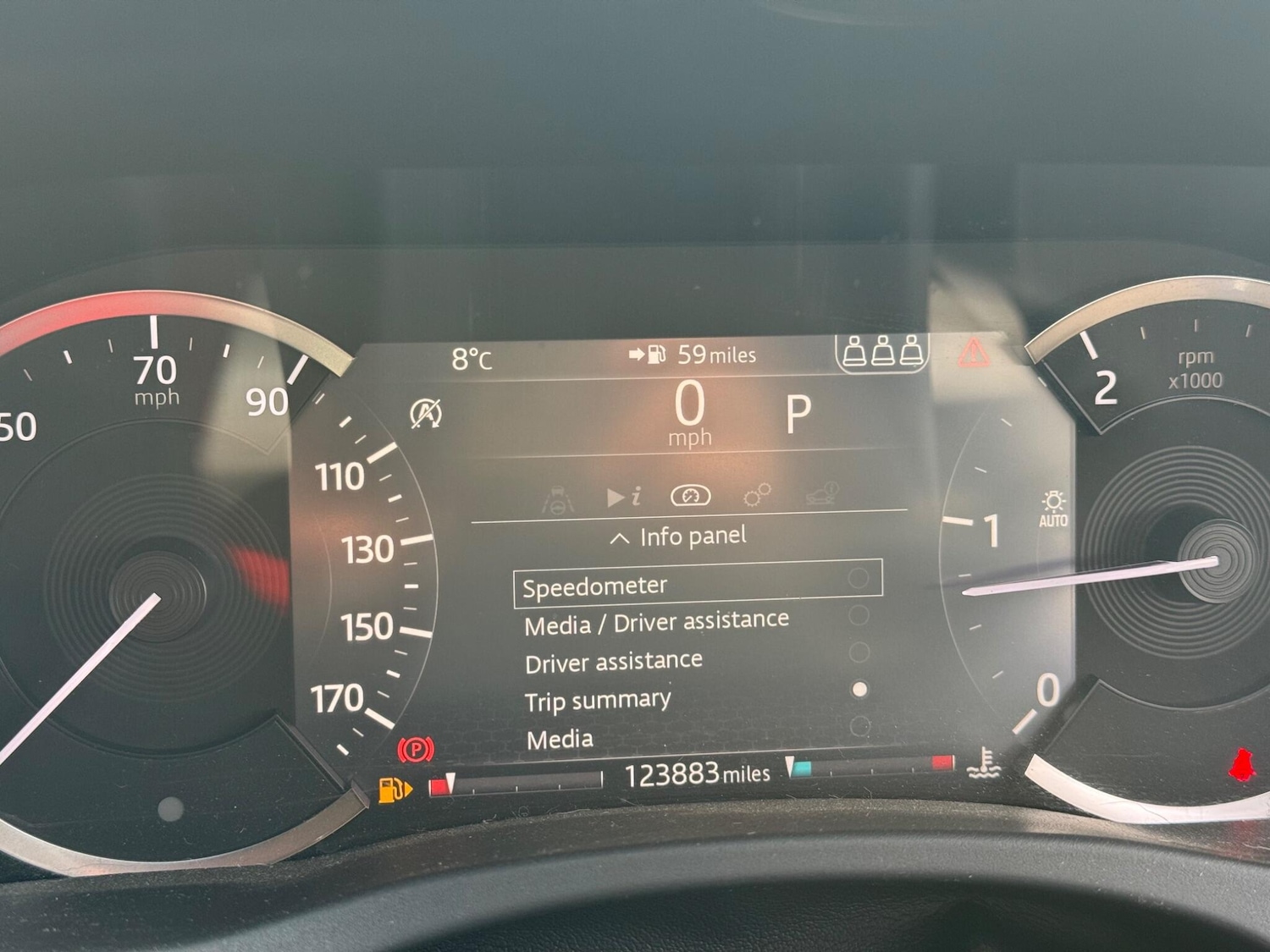 Used Jaguar XE 2019 for sale - 77510476: Photo 31