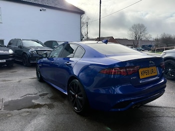 Used Jaguar XE 2019 for sale - 77510476: Photo