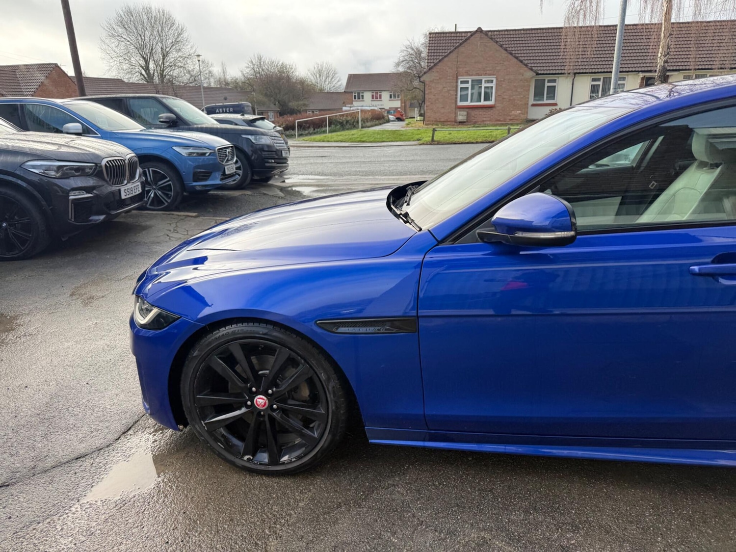 Used Jaguar XE 2019 for sale - 77510476: Photo 9