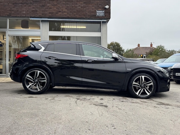 Used Infiniti Q30 2016 for sale - 76283939: Photo 2