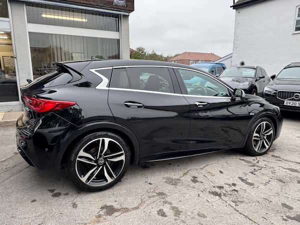 Used Infiniti Q30 2016 for sale - 76283939: Photo 3