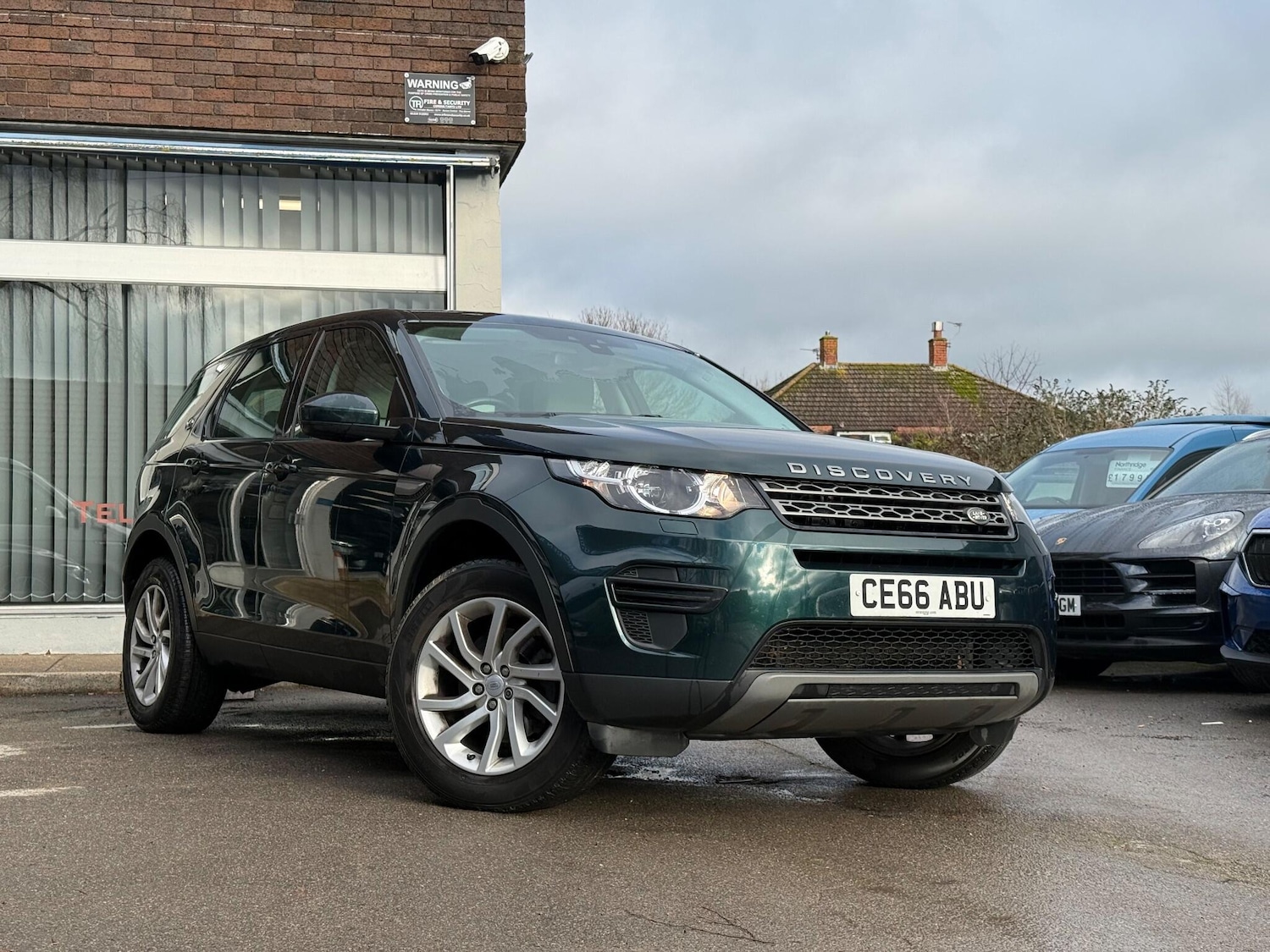 Used Land Rover Discovery Sport 2016 for sale - 76926480: Photo 1
