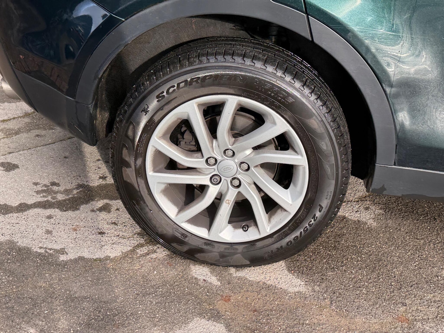 Used Land Rover Discovery Sport 2016 for sale - 76926480: Photo 17