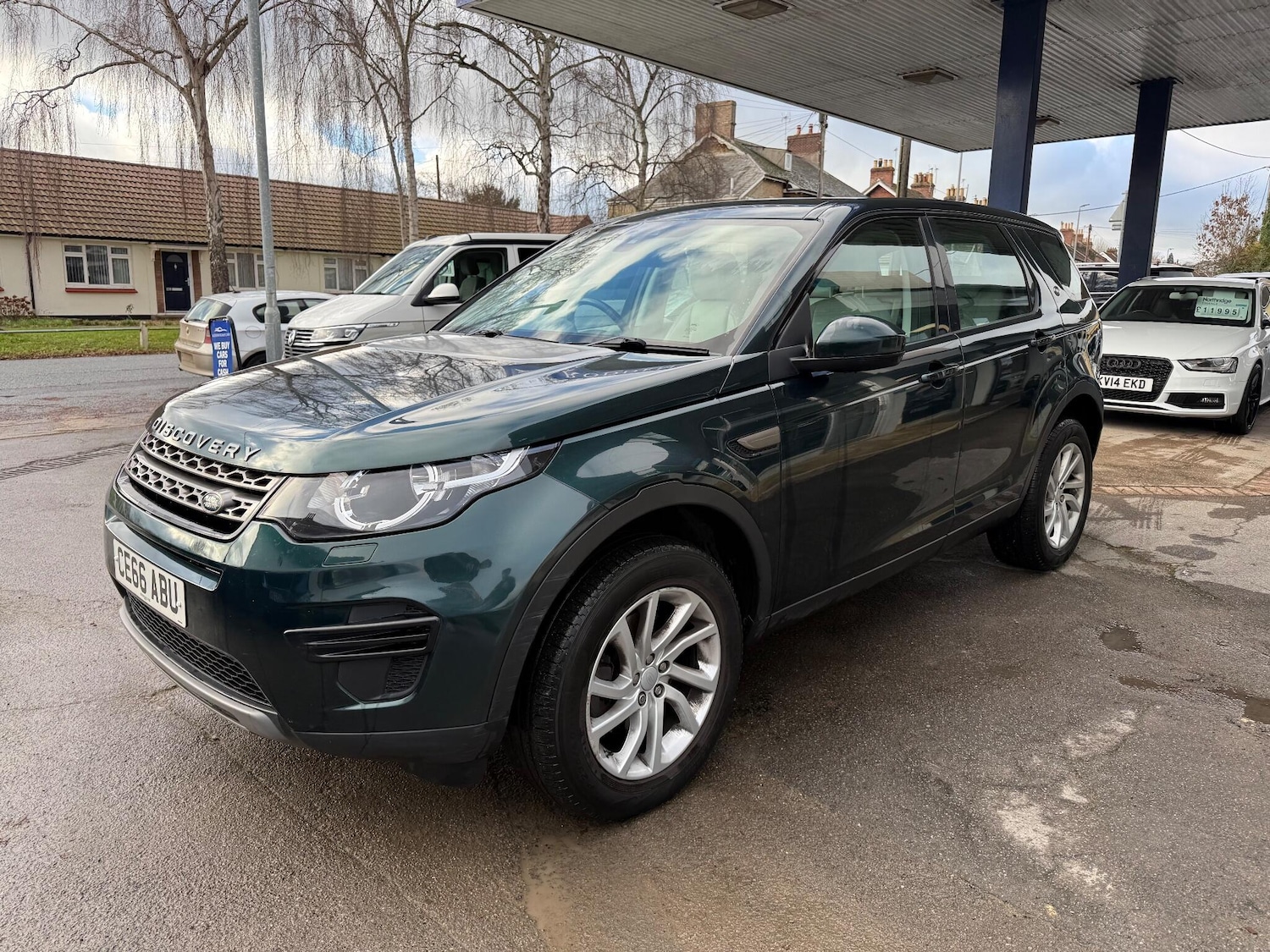 Used Land Rover Discovery Sport 2016 for sale - 76926480: Photo 3