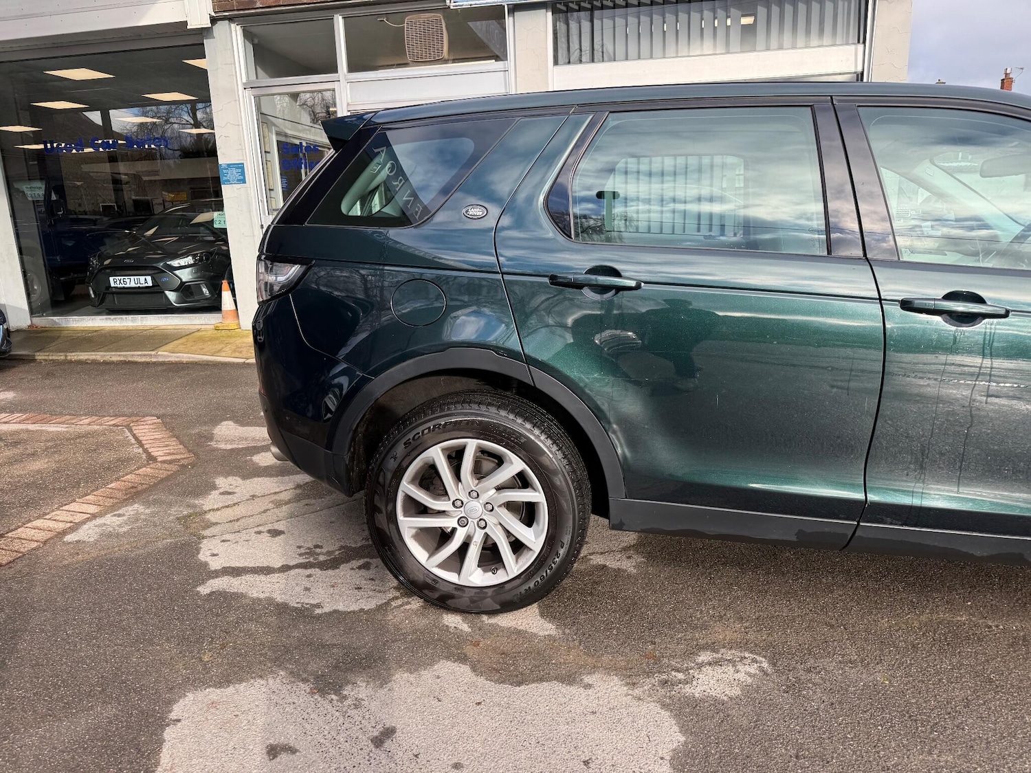 Used Land Rover Discovery Sport 2016 for sale - 76926480: Photo 31