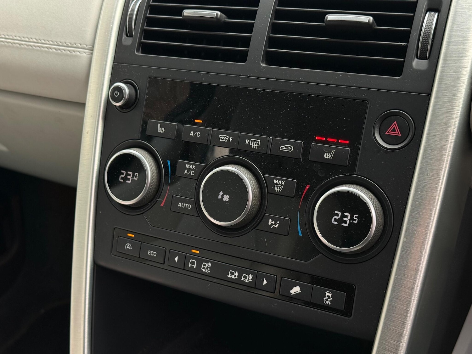 Used Land Rover Discovery Sport 2016 for sale - 76926480: Photo 33