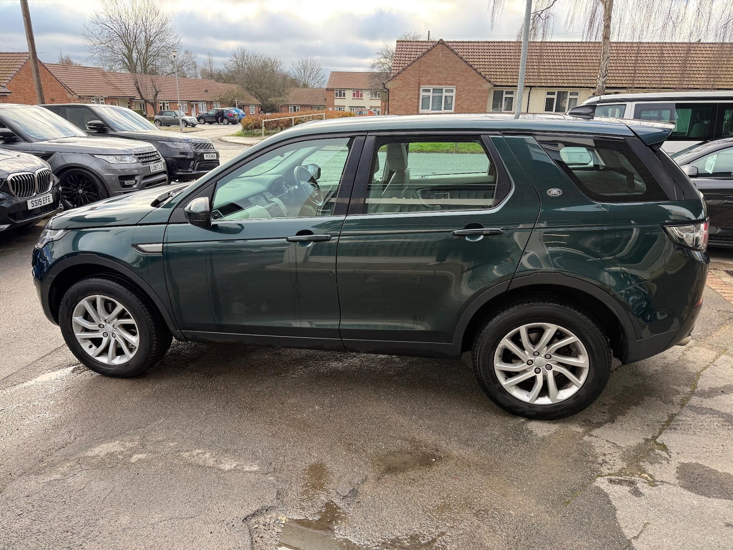 Used Land Rover Discovery Sport 2016 for sale - 76926480: Photo 5