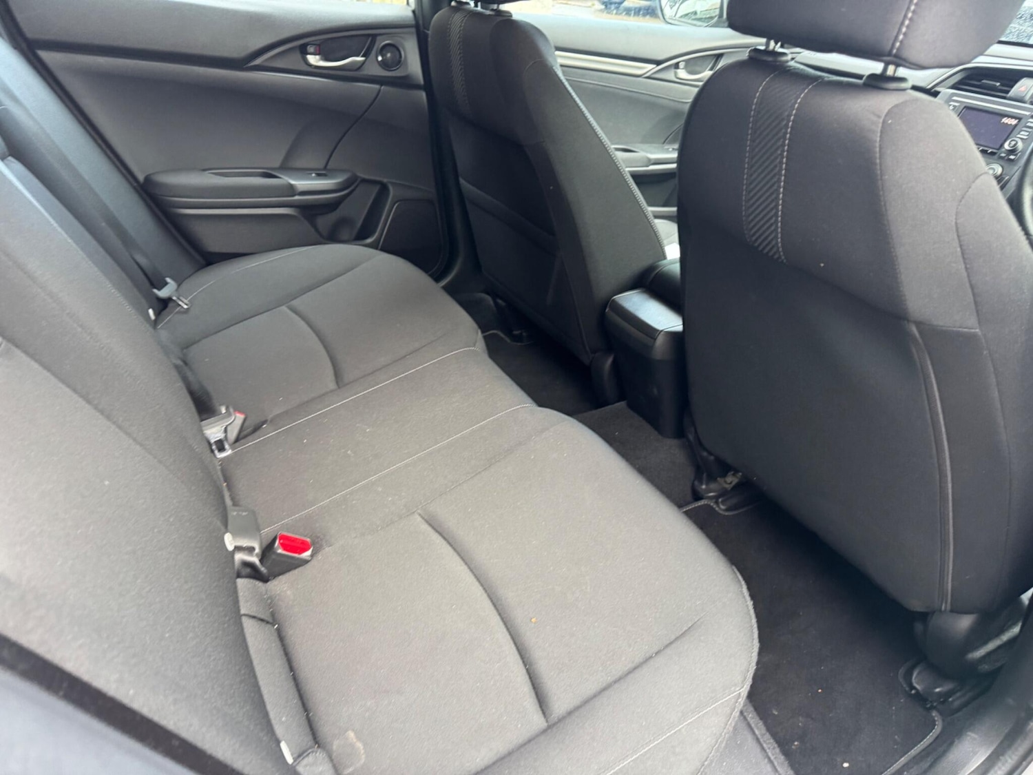 Used Honda Civic 2018 for sale - 76781511: Photo 19