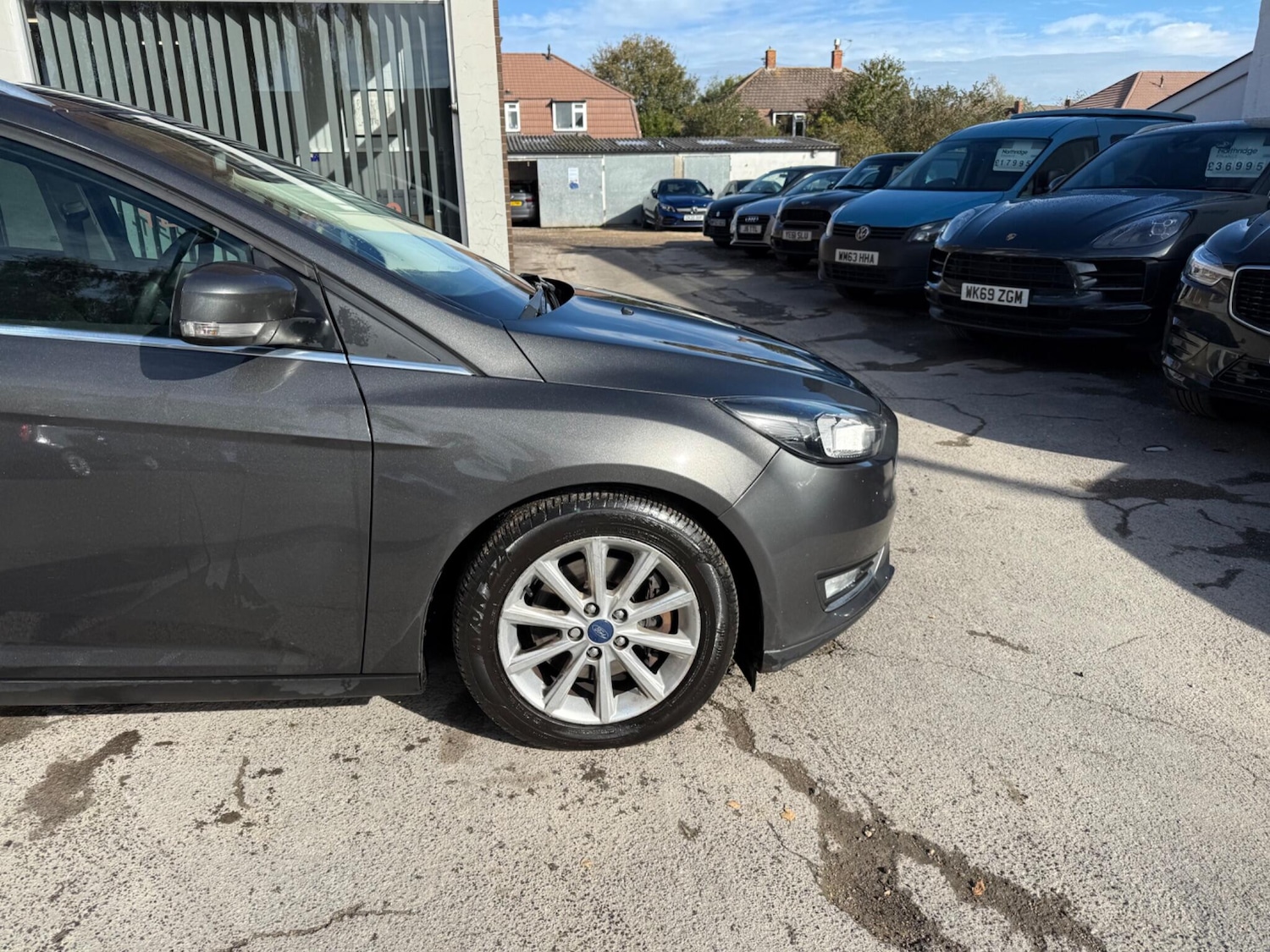 Used Ford Focus 2017 for sale - 76348850: Photo 2