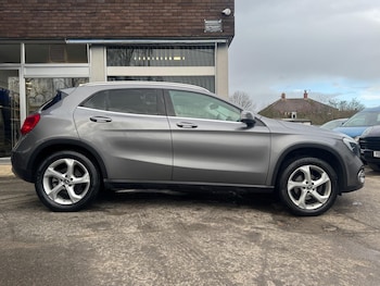 Used Mercedes-Benz GLA 2019 for sale - 77549659: Photo