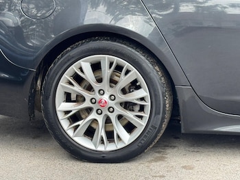 Used Jaguar XF 2014 for sale - 76307109: Photo 4