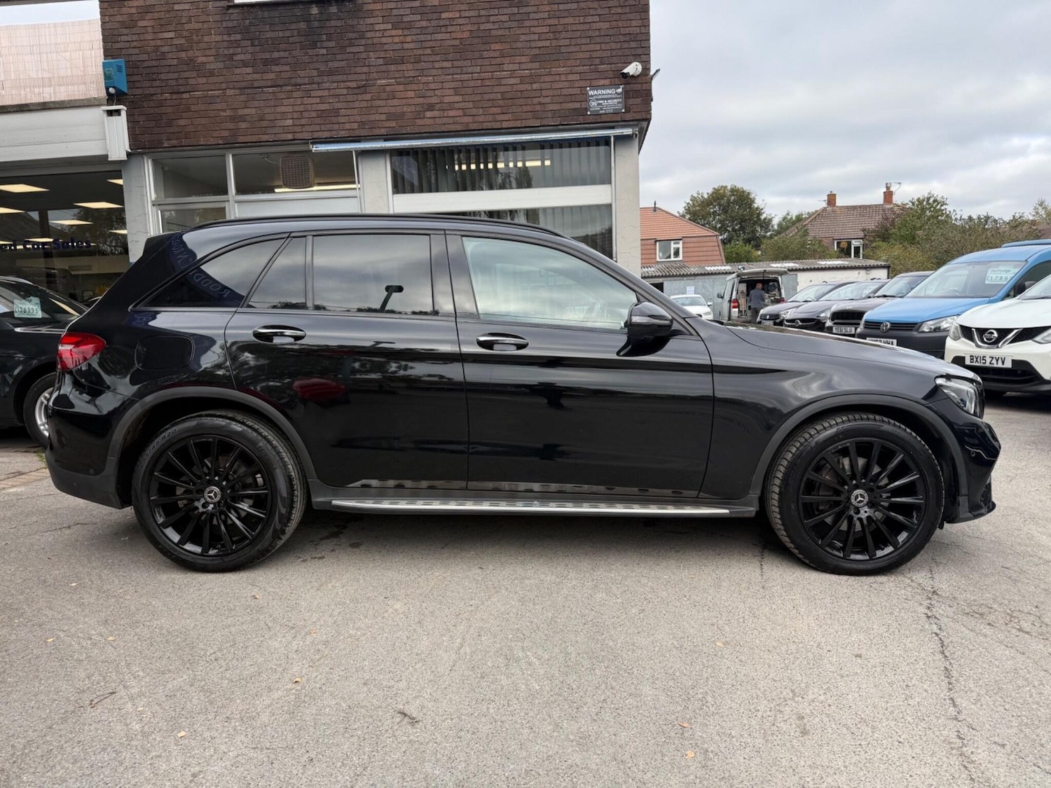 Used Mercedes-Benz GLC 2017 for sale - 76227794: Photo 2