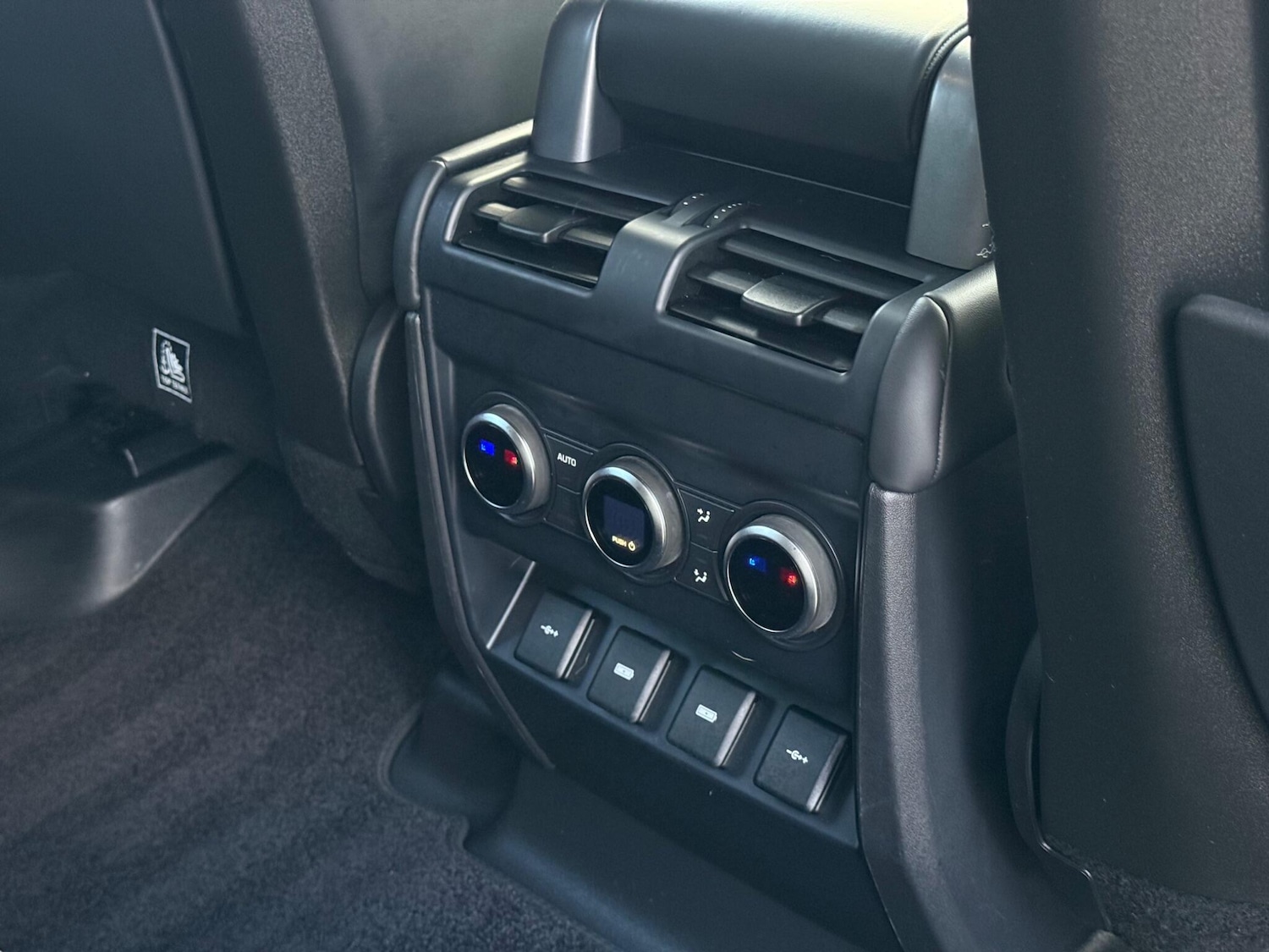 Used Land Rover Defender 110 2020 for sale - 76597108: Photo 15