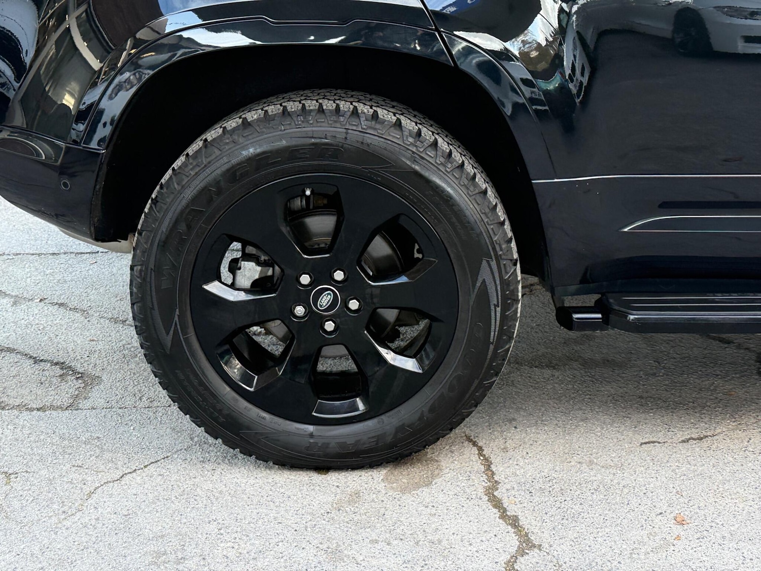 Used Land Rover Defender 110 2020 for sale - 76597108: Photo 23