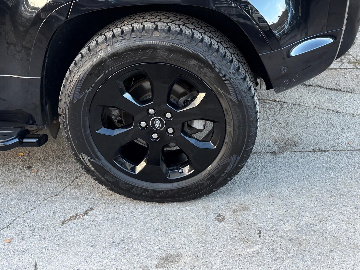 Used Land Rover Defender 110 2020 for sale - 76597108: Photo 24