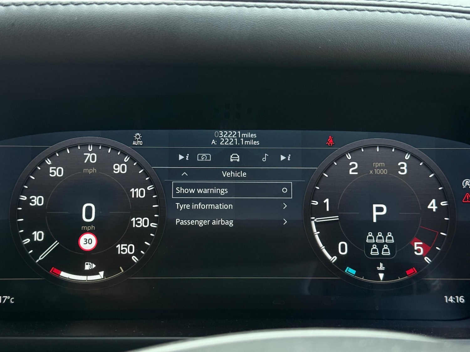 Used Land Rover Defender 110 2020 for sale - 76597108: Photo 30