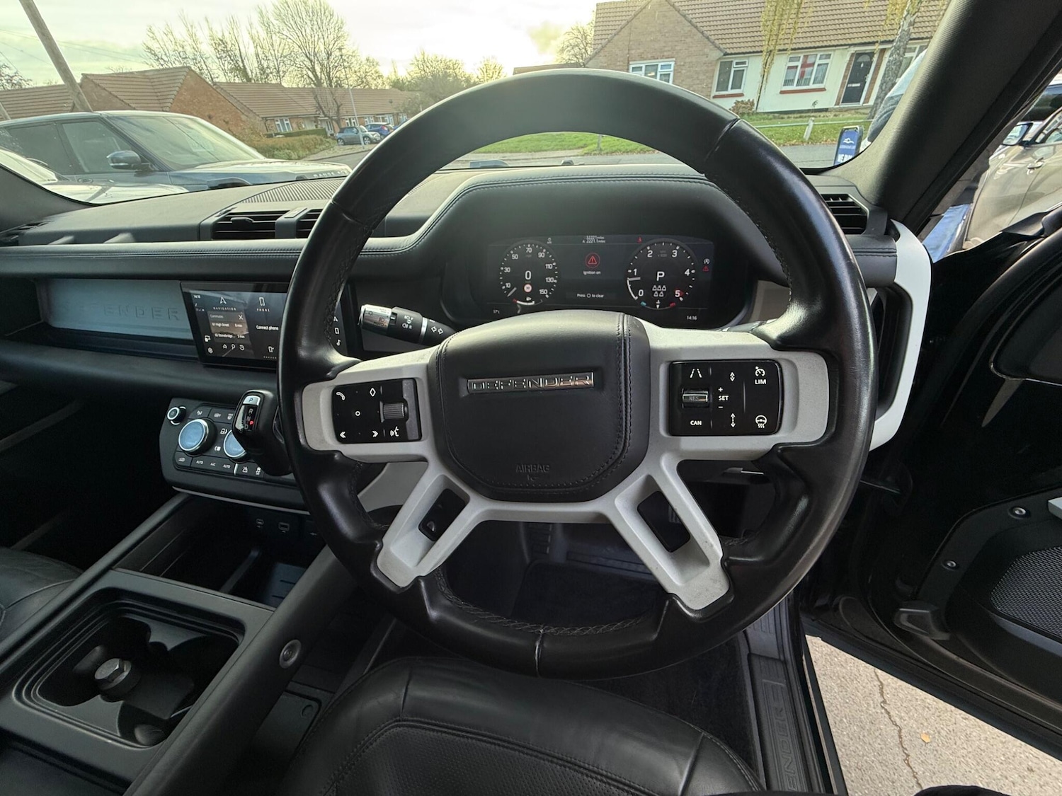 Used Land Rover Defender 110 2020 for sale - 76597108: Photo 32