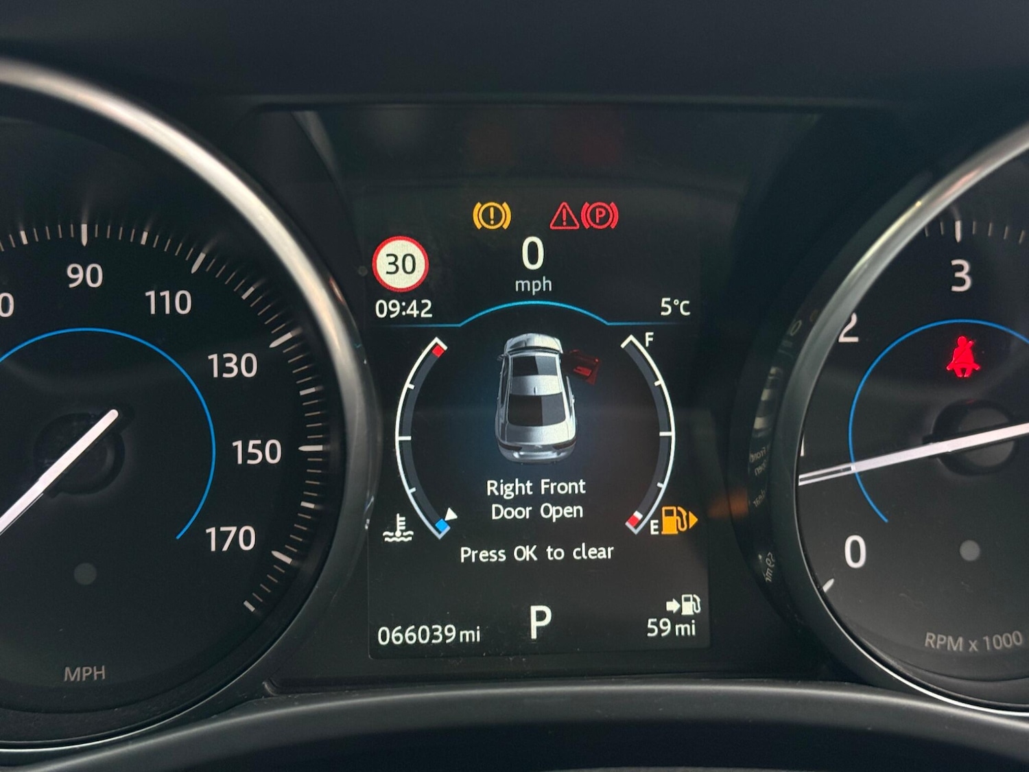 Used Jaguar XE 2017 for sale - 77396566: Photo 29