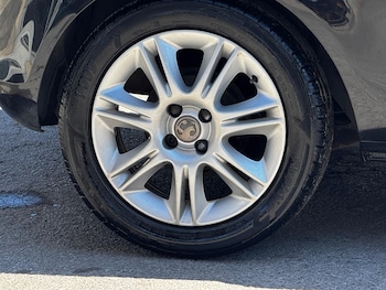 Used Vauxhall Corsa 2013 for sale - 79484580: Photo