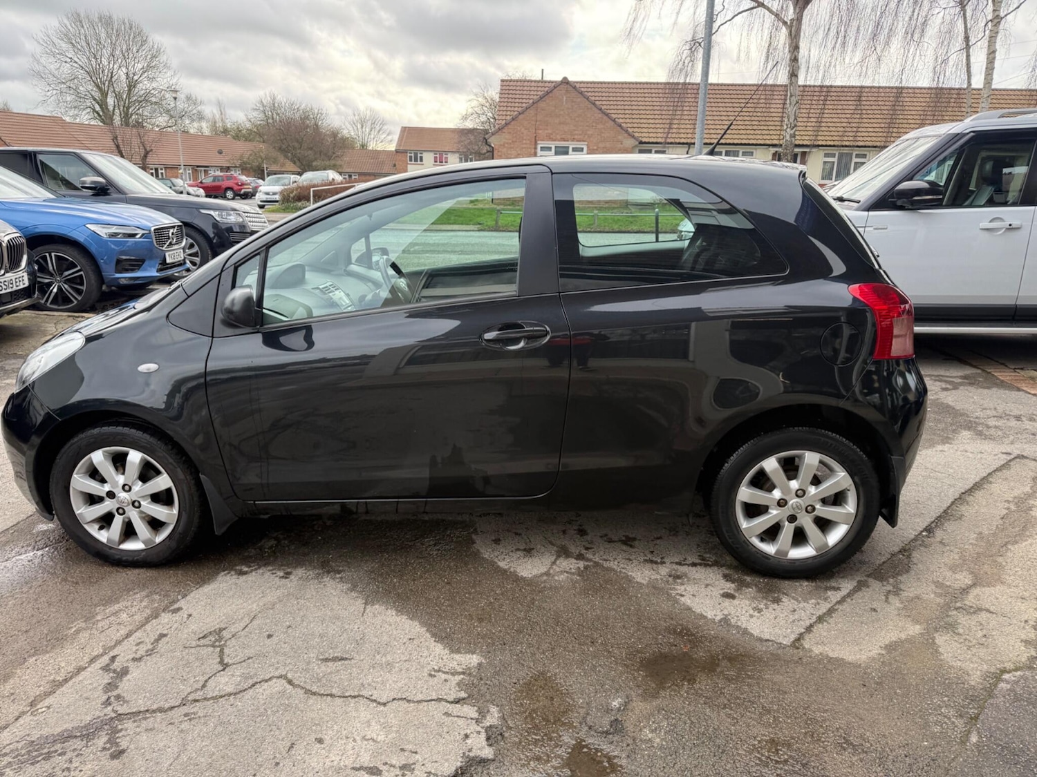 Used Toyota Yaris for sale - 77537503: Photo 10