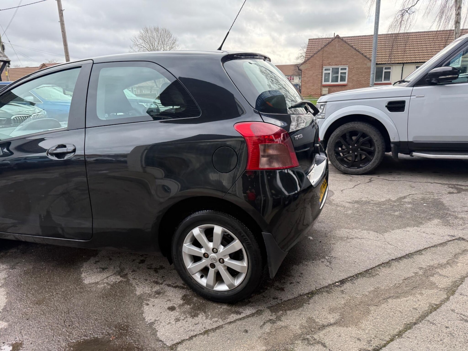 Used Toyota Yaris for sale - 77537503: Photo 12