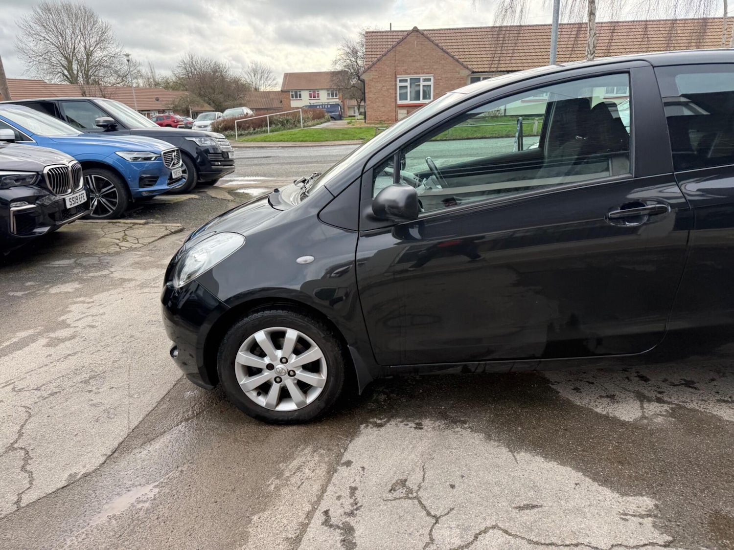 Used Toyota Yaris for sale - 77537503: Photo 15