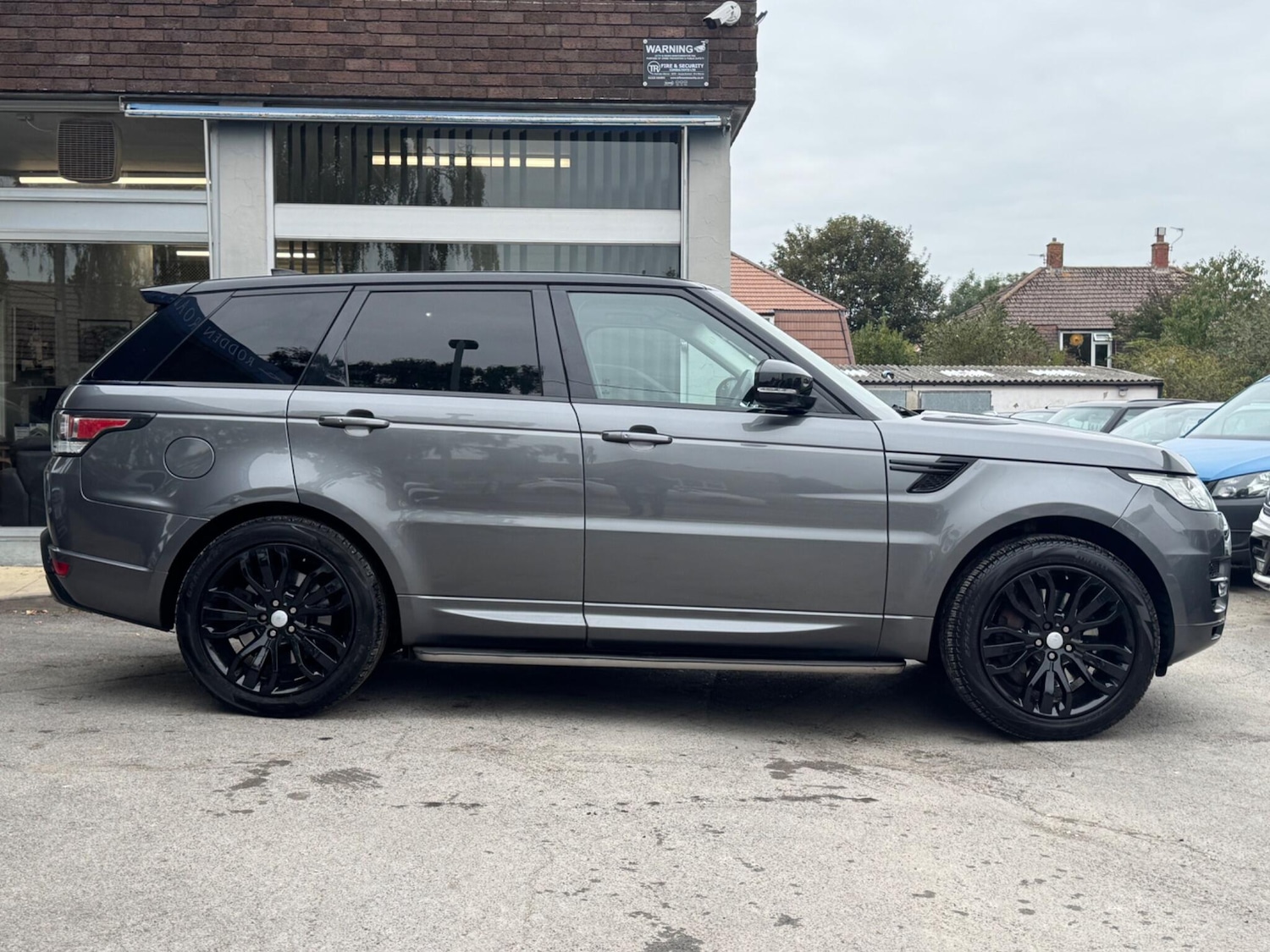 Used Land Rover Range Rover Sport 2017 for sale - 76990501: Photo 2