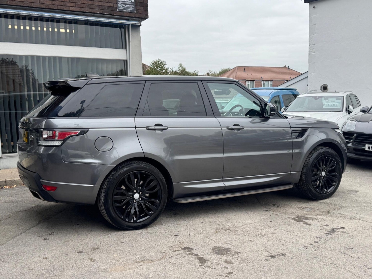 Used Land Rover Range Rover Sport 2017 for sale - 76990501: Photo 5