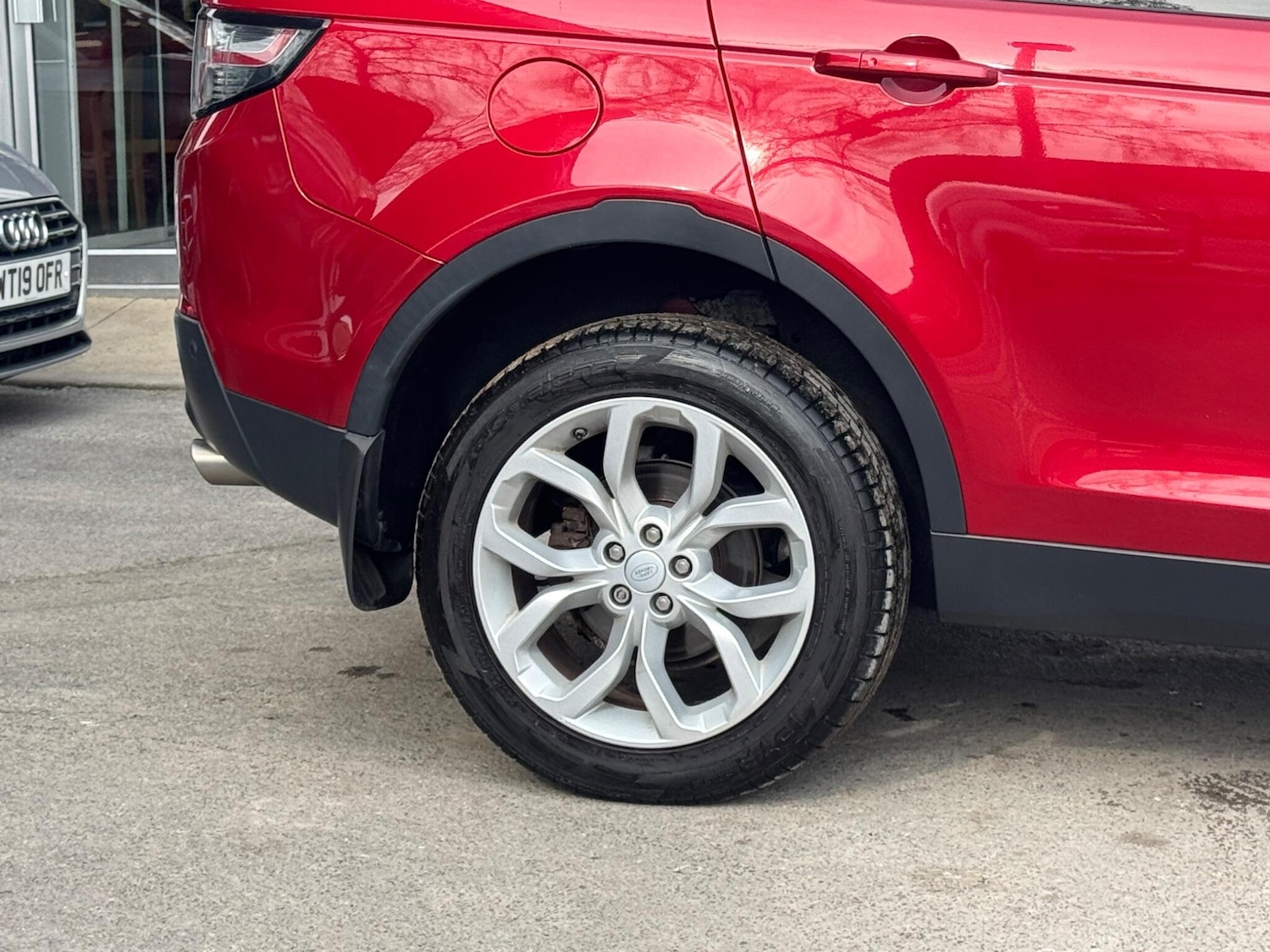 Used Land Rover Discovery Sport 2017 for sale - 77993508: Photo 2