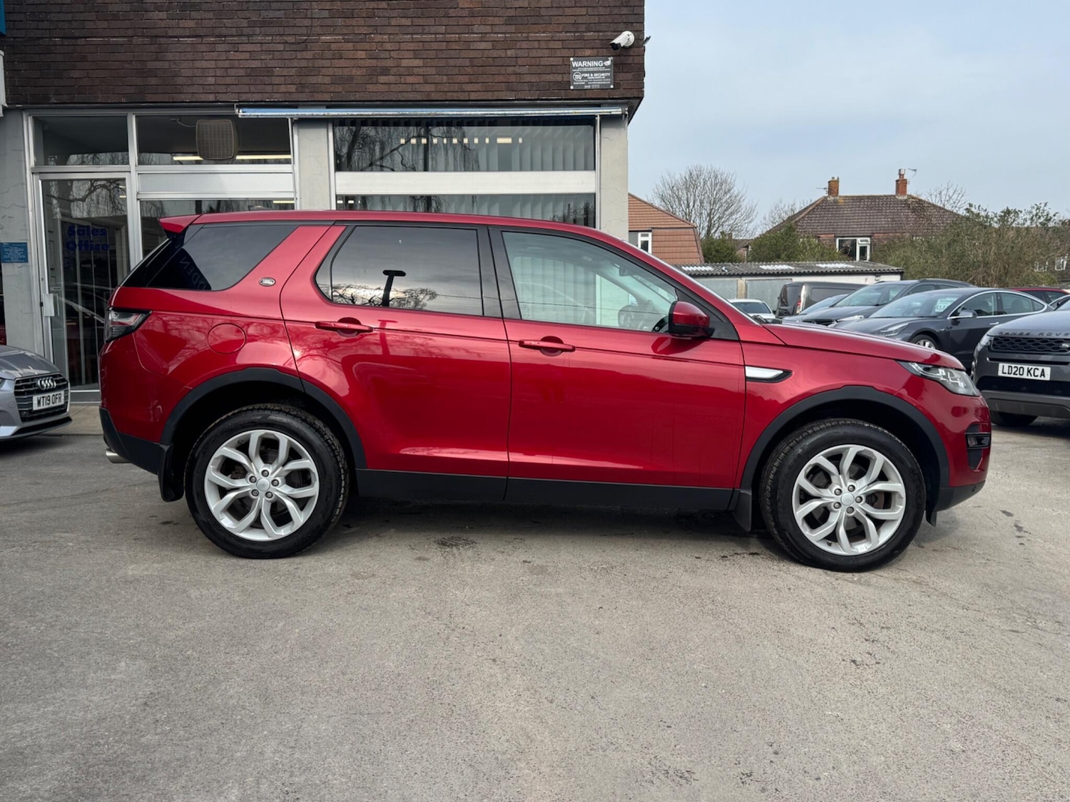 Used Land Rover Discovery Sport 2017 for sale - 77993508: Photo 4