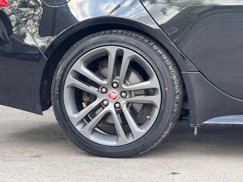 Used Jaguar XE 2015 for sale - 78334586: Photo