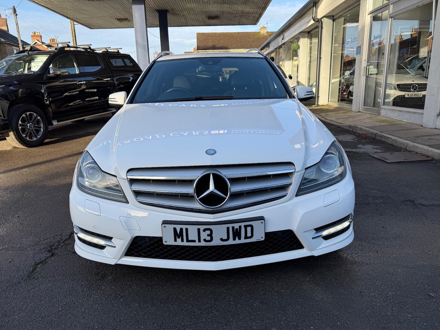 Used Mercedes-Benz C Class 2013 for sale - 77130801: Photo 2