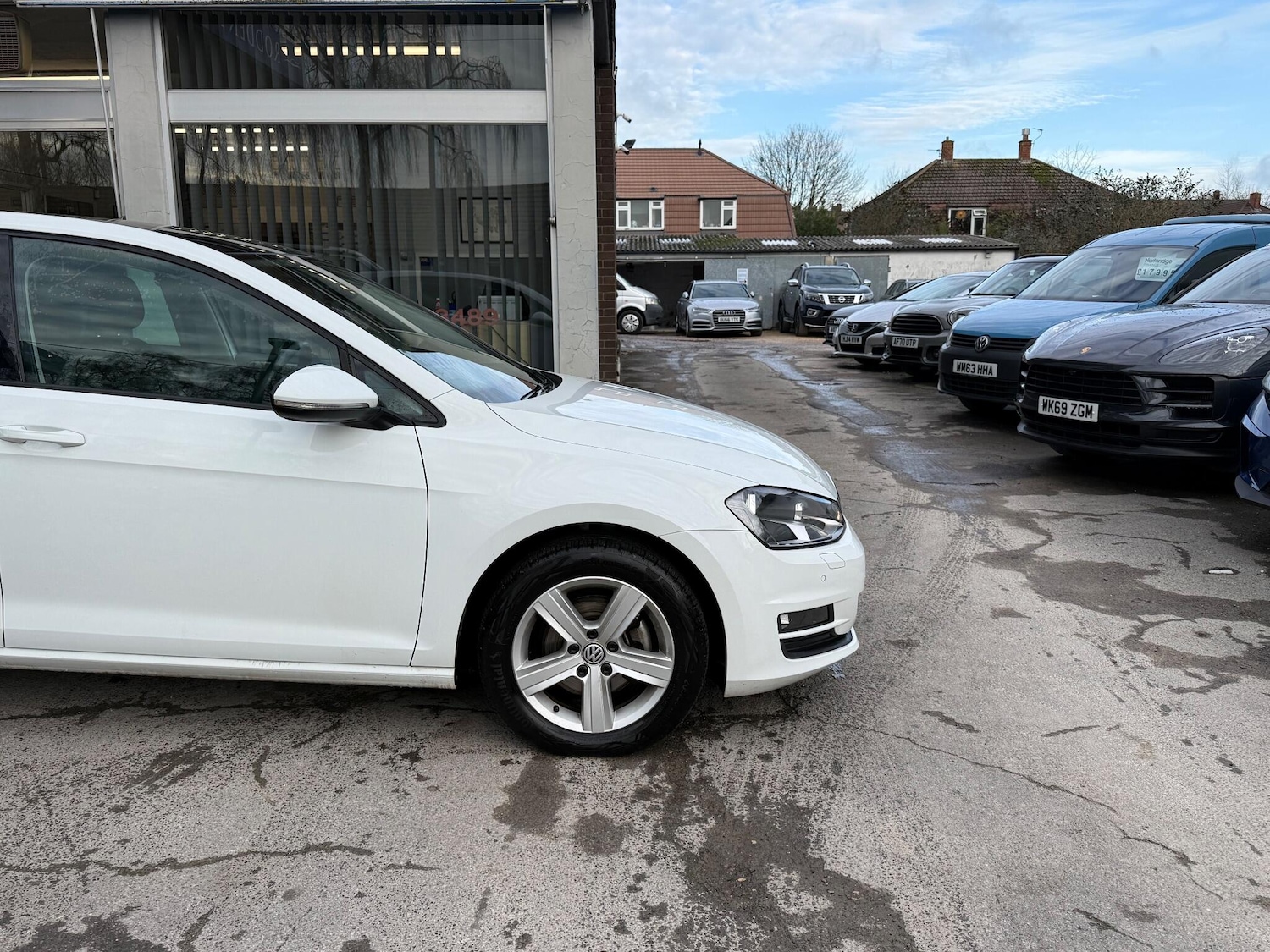 Used Volkswagen Golf 2016 for sale - 76964385: Photo 2