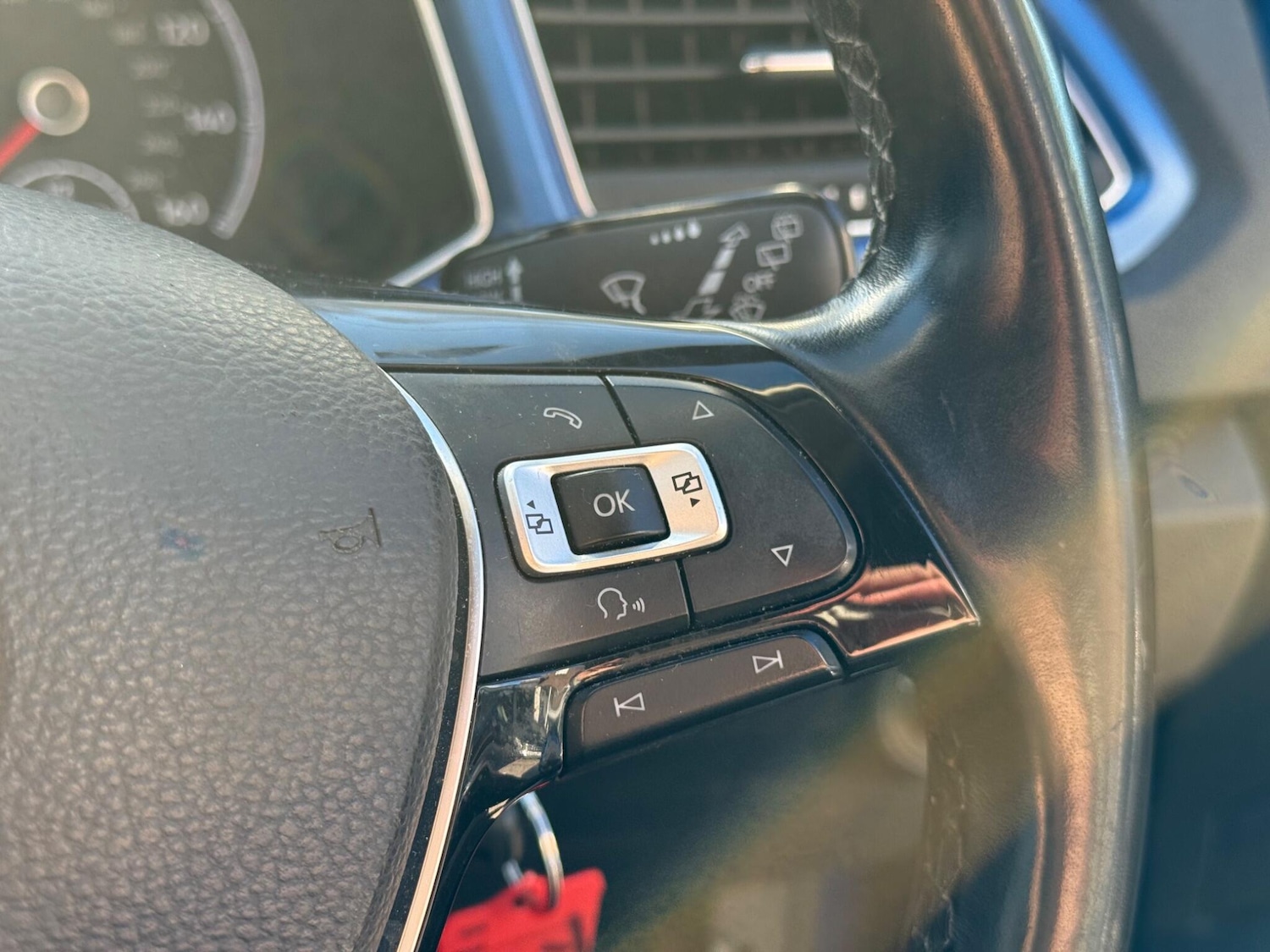 Used Volkswagen T-Roc 2018 for sale - 76700571: Photo 24