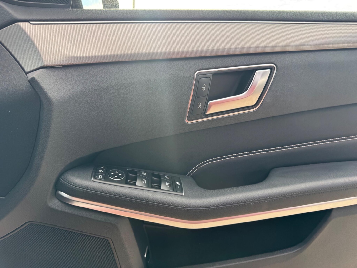 Used Mercedes-Benz E Class 2015 for sale - 76473286: Photo 25