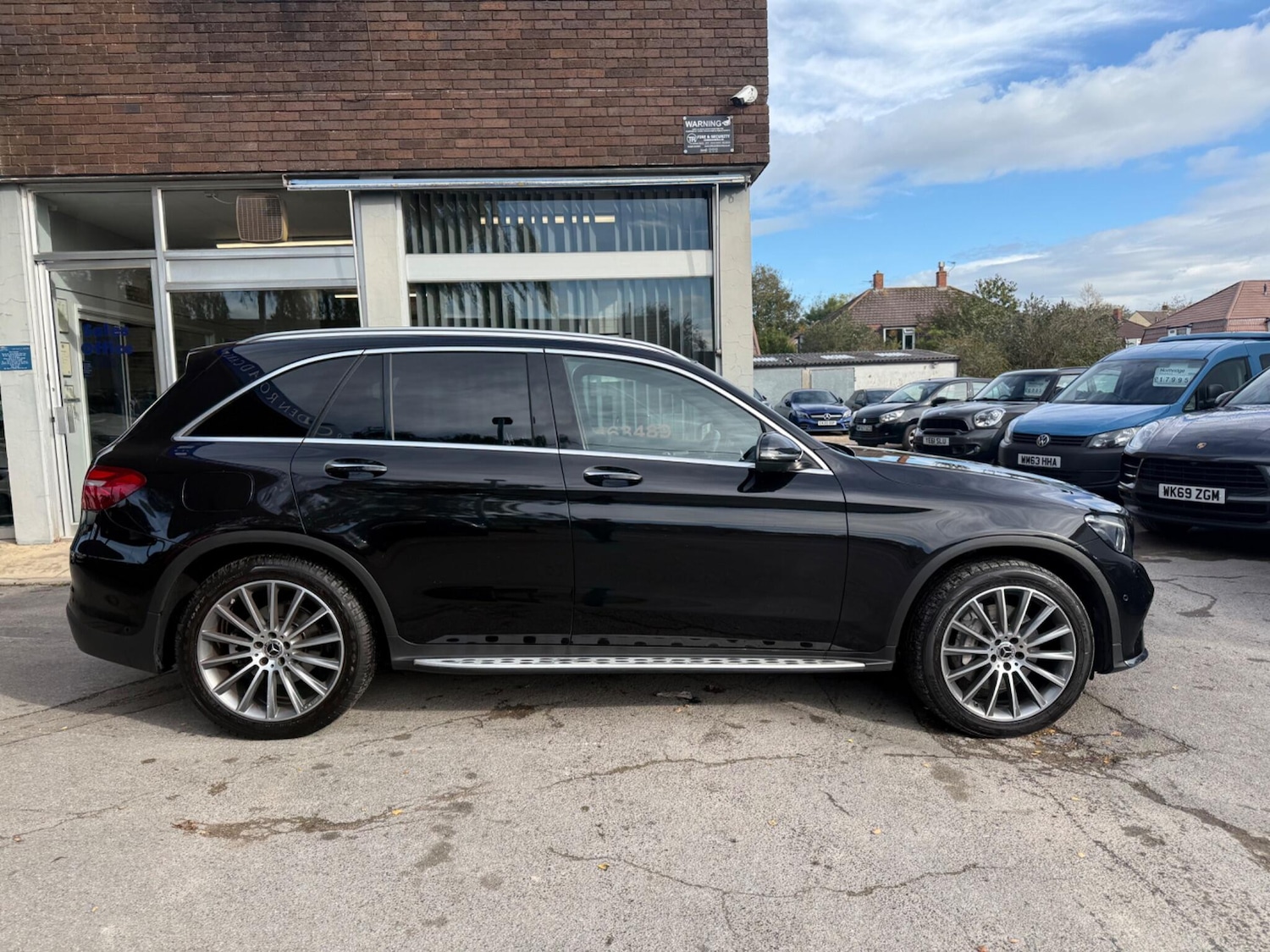 Used Mercedes-Benz GLC 2018 for sale - 77306180: Photo 2