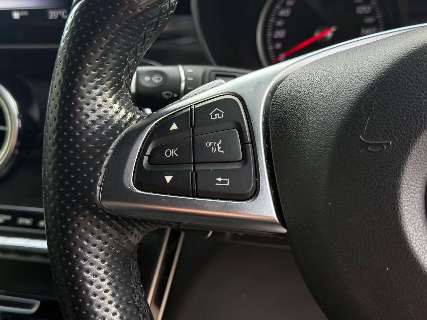 Used Mercedes-Benz GLC 2018 for sale - 77306180: Photo 24