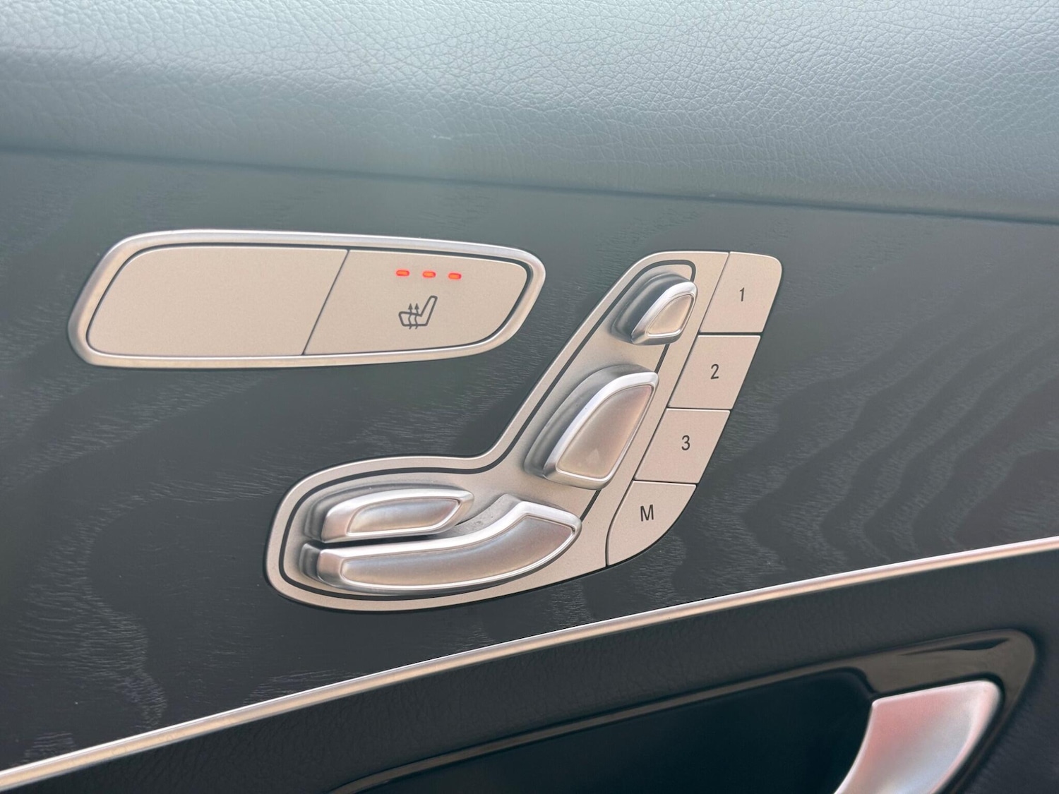 Used Mercedes-Benz GLC 2018 for sale - 77306180: Photo 27