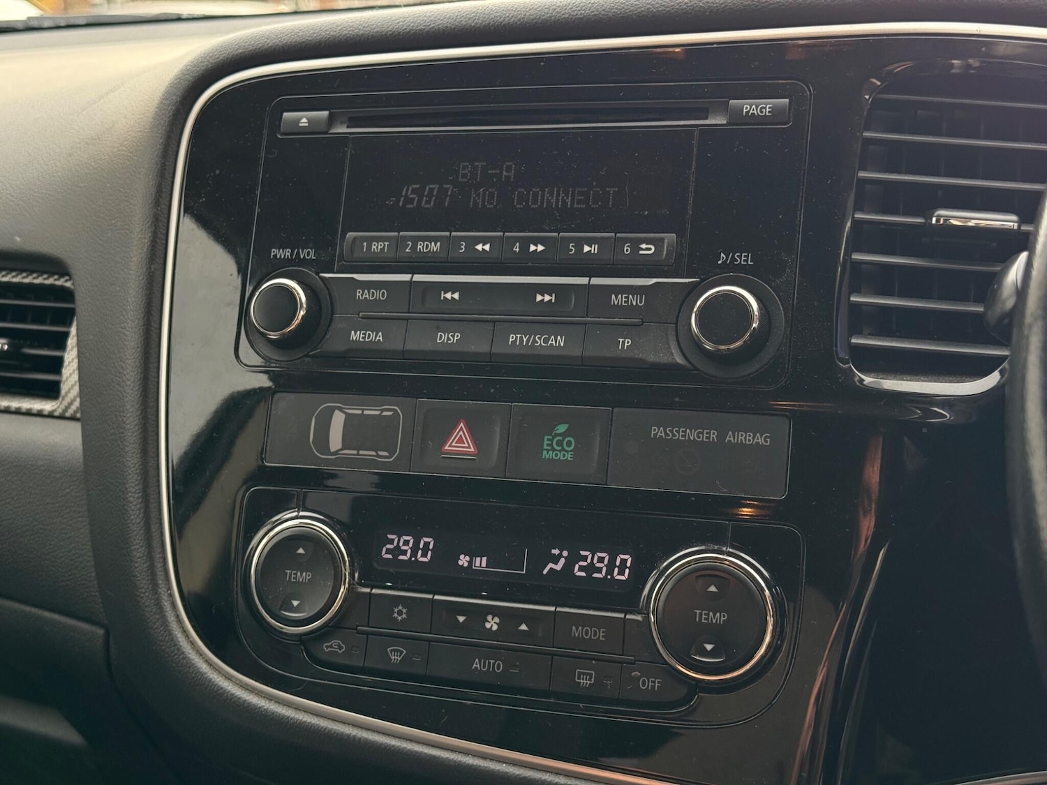 Used Mitsubishi Outlander 2016 for sale - 76425295: Photo 28