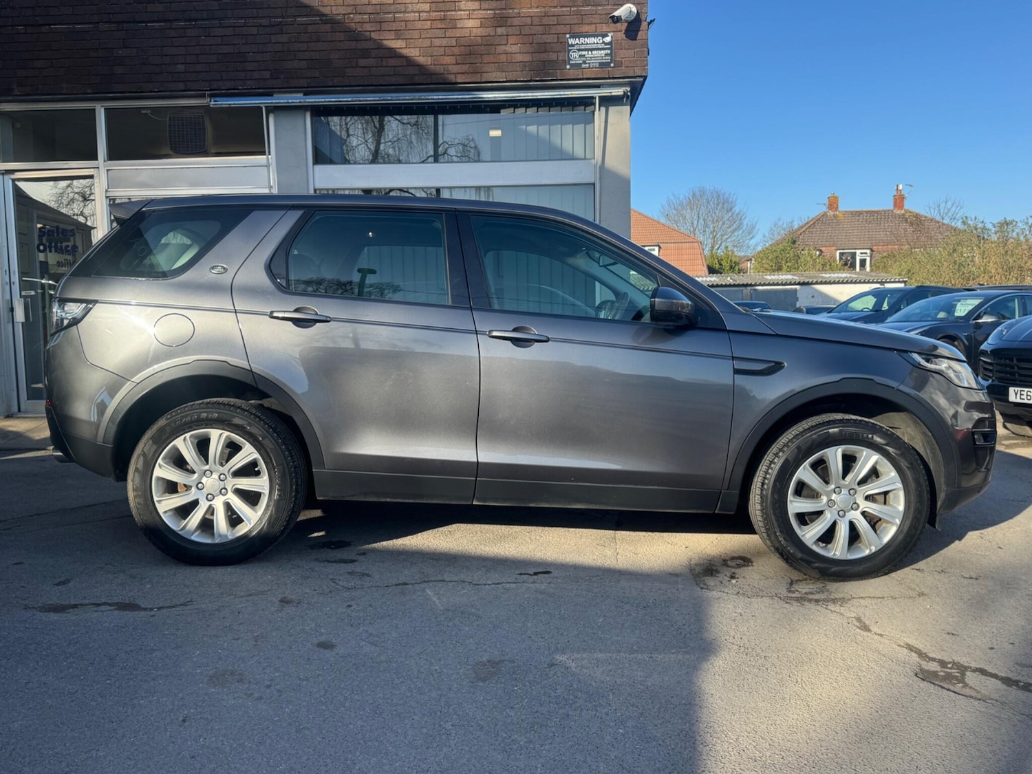 Used Land Rover Discovery Sport for sale - 77925691: Photo 2