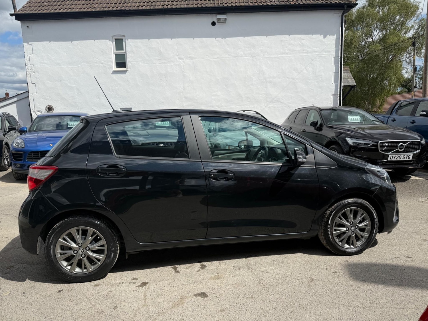 Used Toyota Yaris for sale - 77191834: Photo 2
