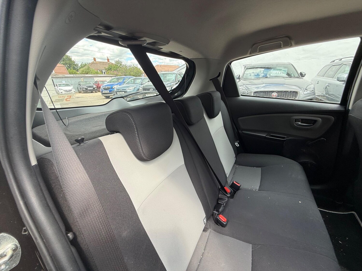 Used Toyota Yaris for sale - 77191834: Photo 21