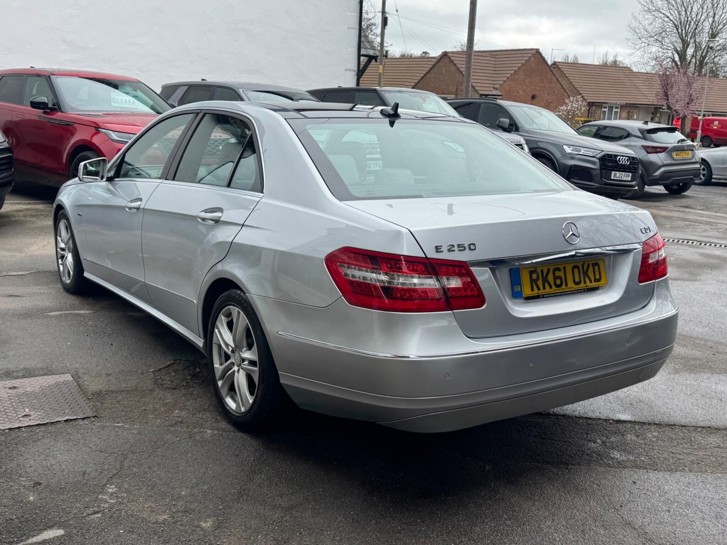 Used Mercedes-Benz E Class for sale - 77853845: Photo 10