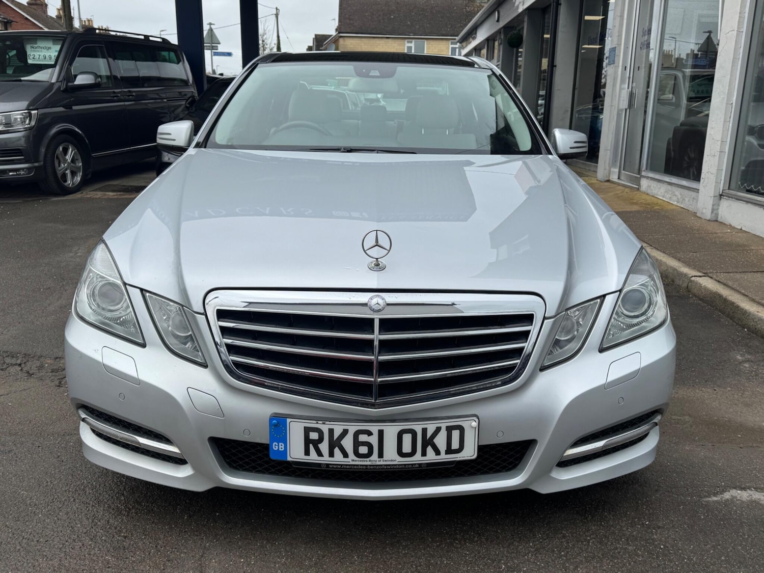 Used Mercedes-Benz E Class for sale - 77853845: Photo 11