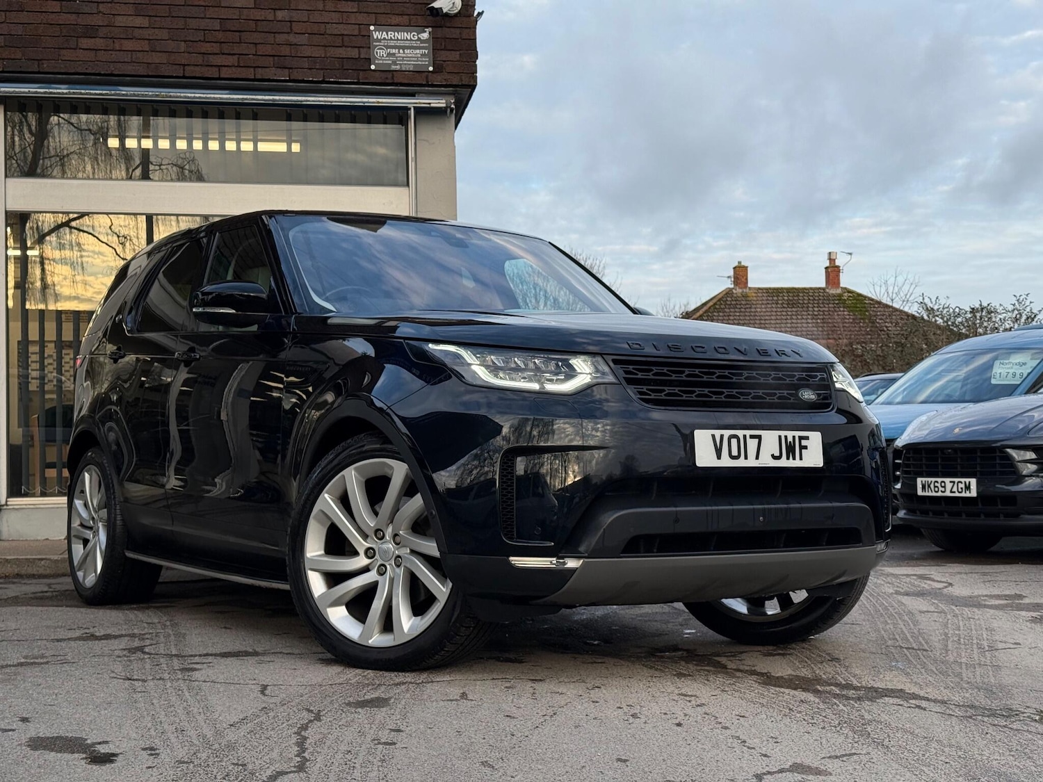 Used Land Rover Discovery 2017 for sale - 76964993: Photo 1
