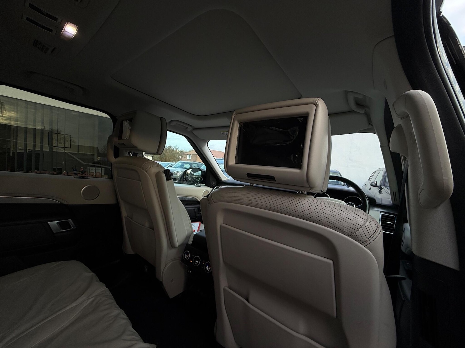 Used Land Rover Discovery 2017 for sale - 76964993: Photo 11