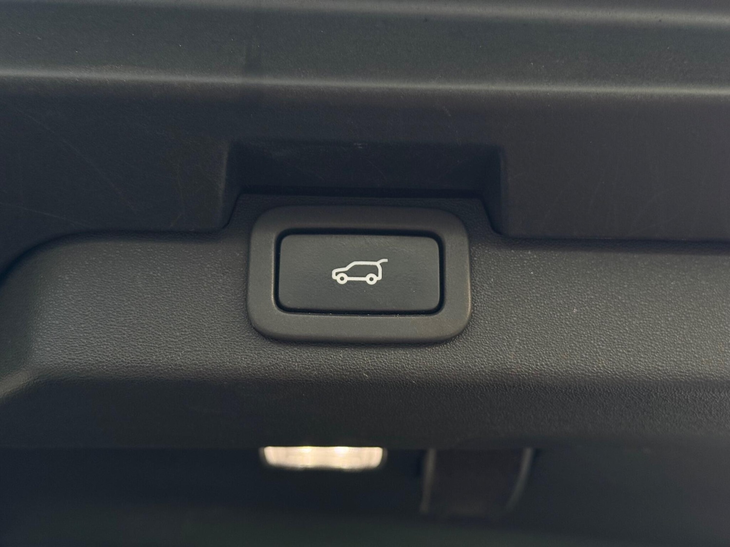 Used Land Rover Discovery 2017 for sale - 76964993: Photo 13