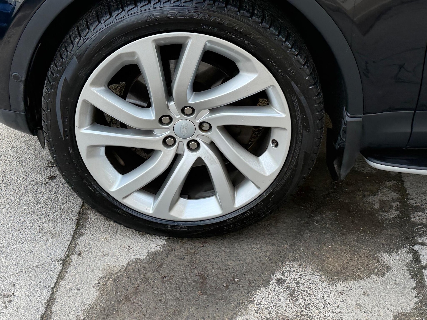 Used Land Rover Discovery 2017 for sale - 76964993: Photo 23